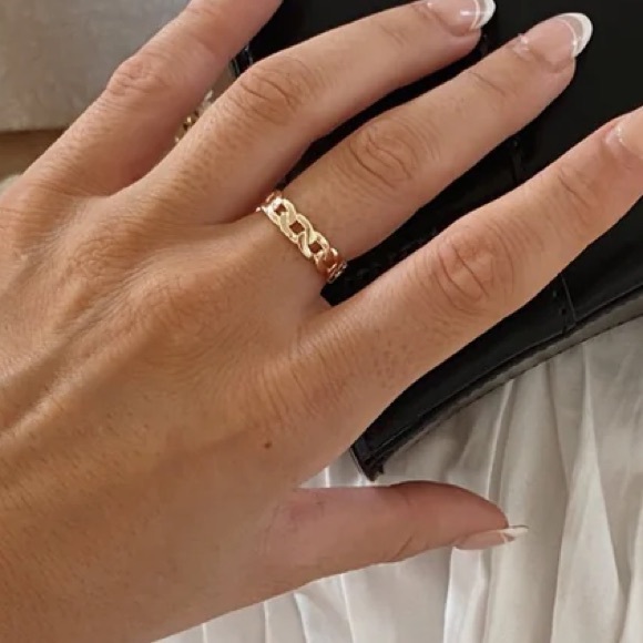 Brand new in box adjustable gold plated ring - Picture 9 of 9